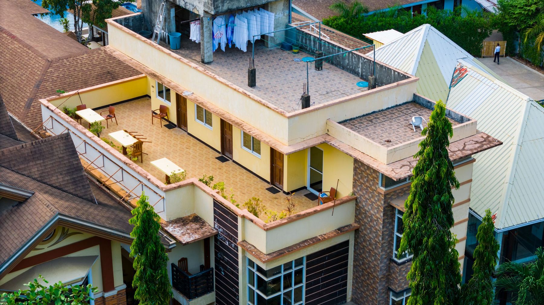 Accessible flat roofs on residential buildings